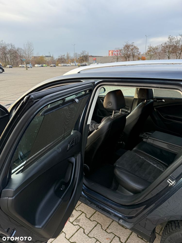 Volkswagen Passat Variant 2.0 TDI DPF Highline - 16