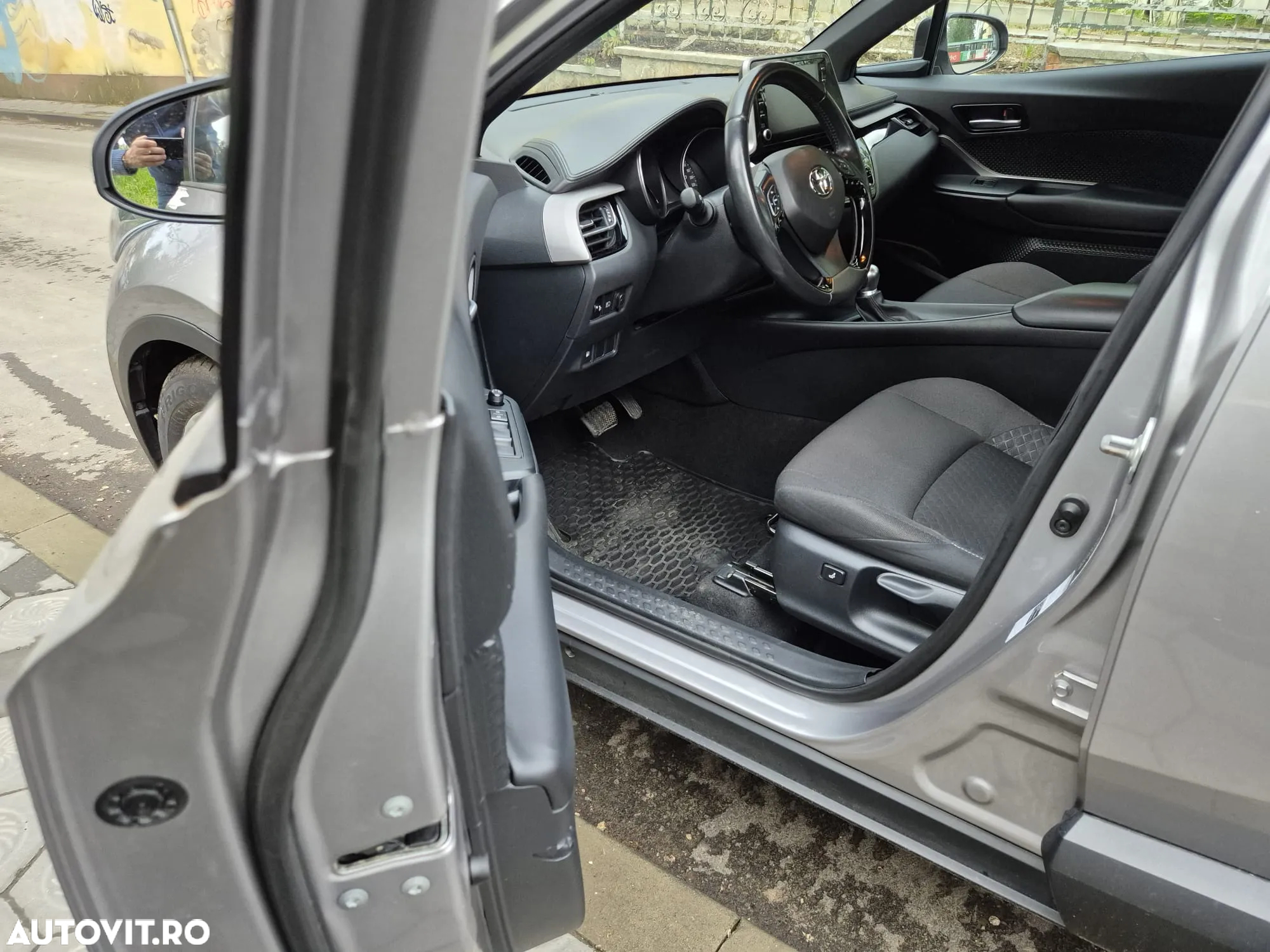 Toyota C-HR 1.8 Hybrid Business Edition - 13