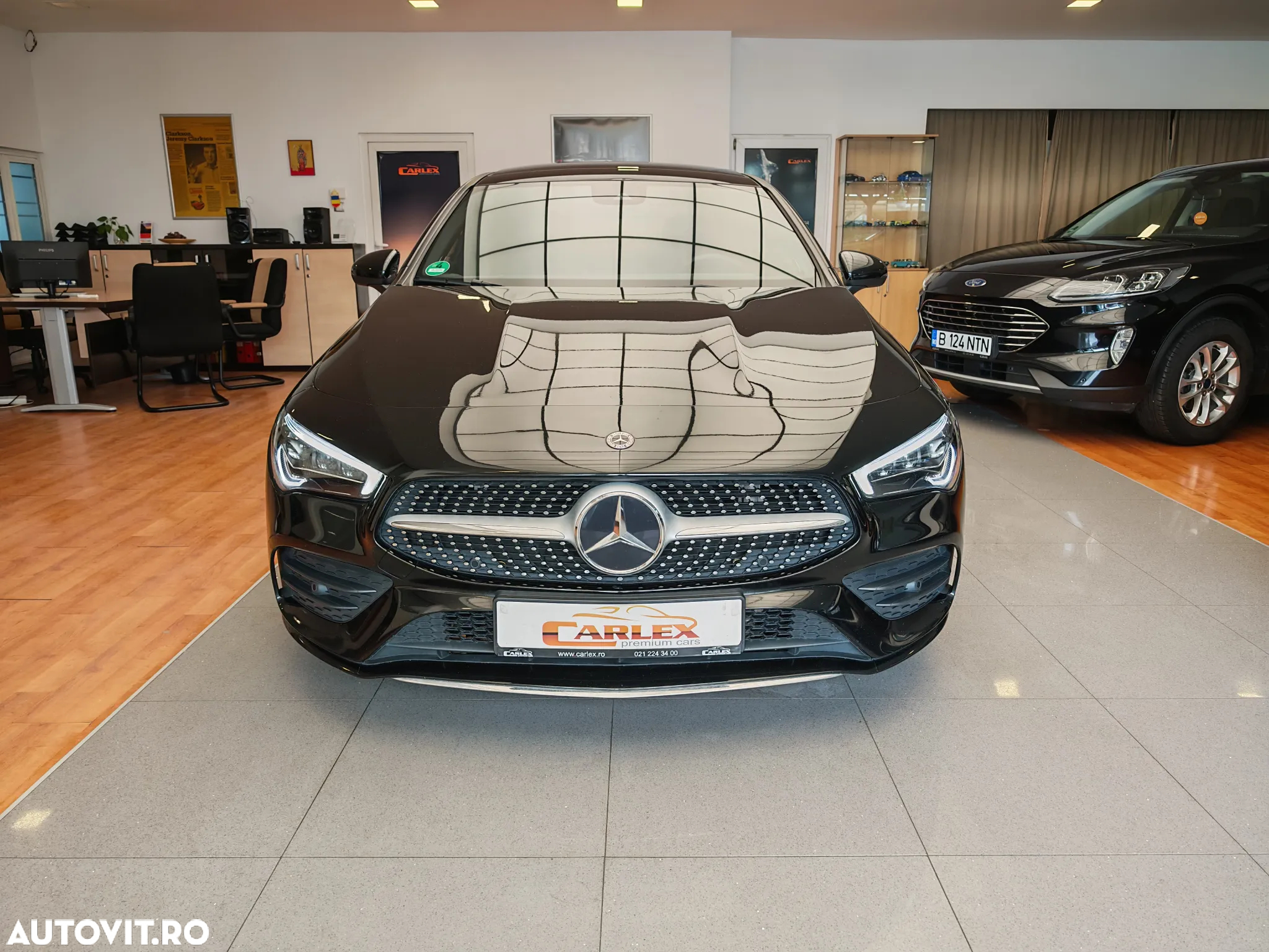 Mercedes-Benz CLA 220 d 4MATIC Coupe Aut. - 32