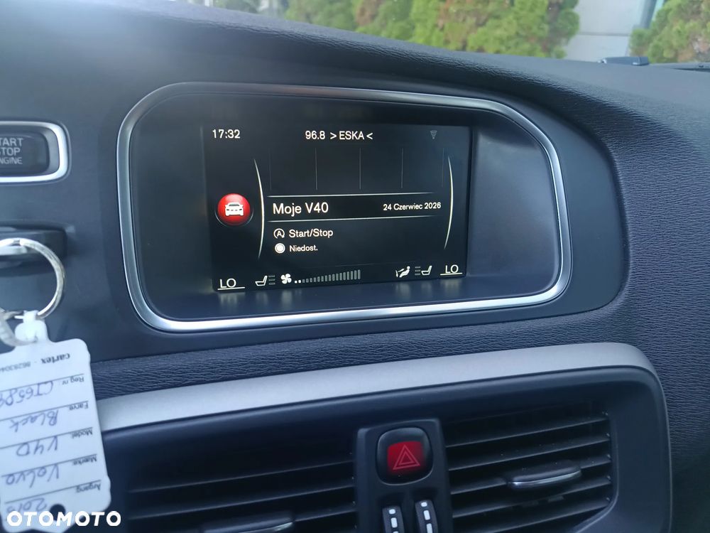 Volvo V40 D4 Momentum - 14