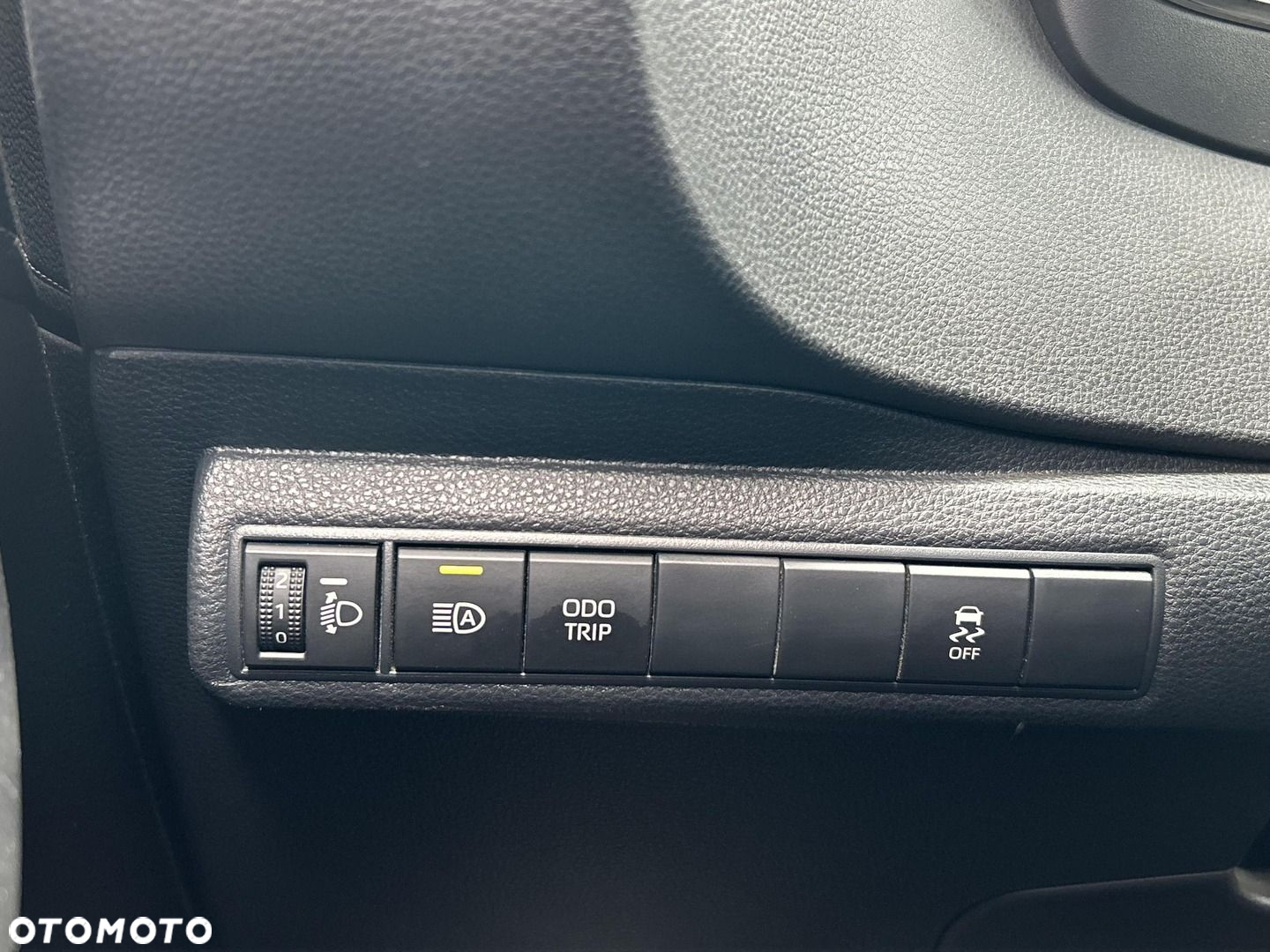 Toyota Corolla - 24