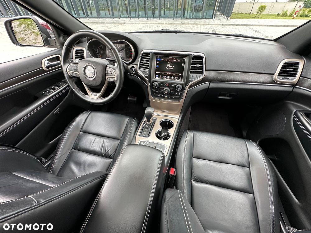Jeep Grand Cherokee - 30