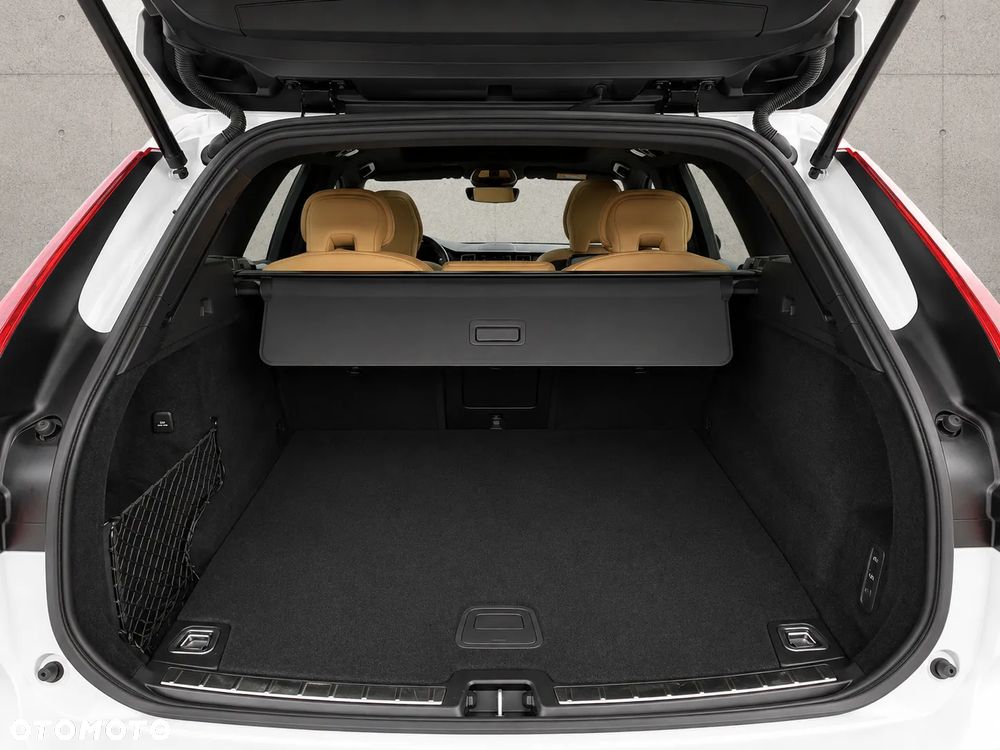 Volvo XC 60 T6 AWD Recharge Ultimate Black Edition - 13