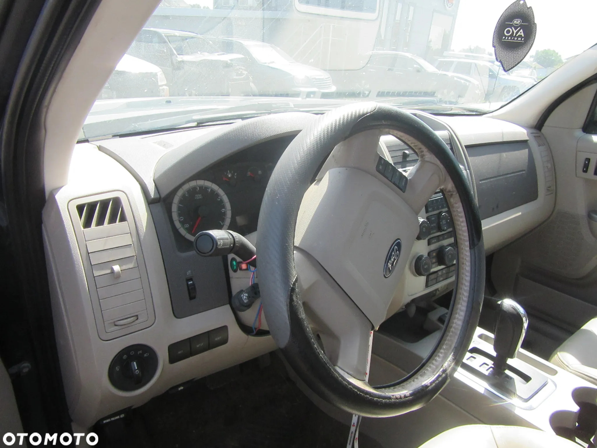KANAPA FOTELE BOCZI Ford Escape II 2007 r. Wszystkie części - 7