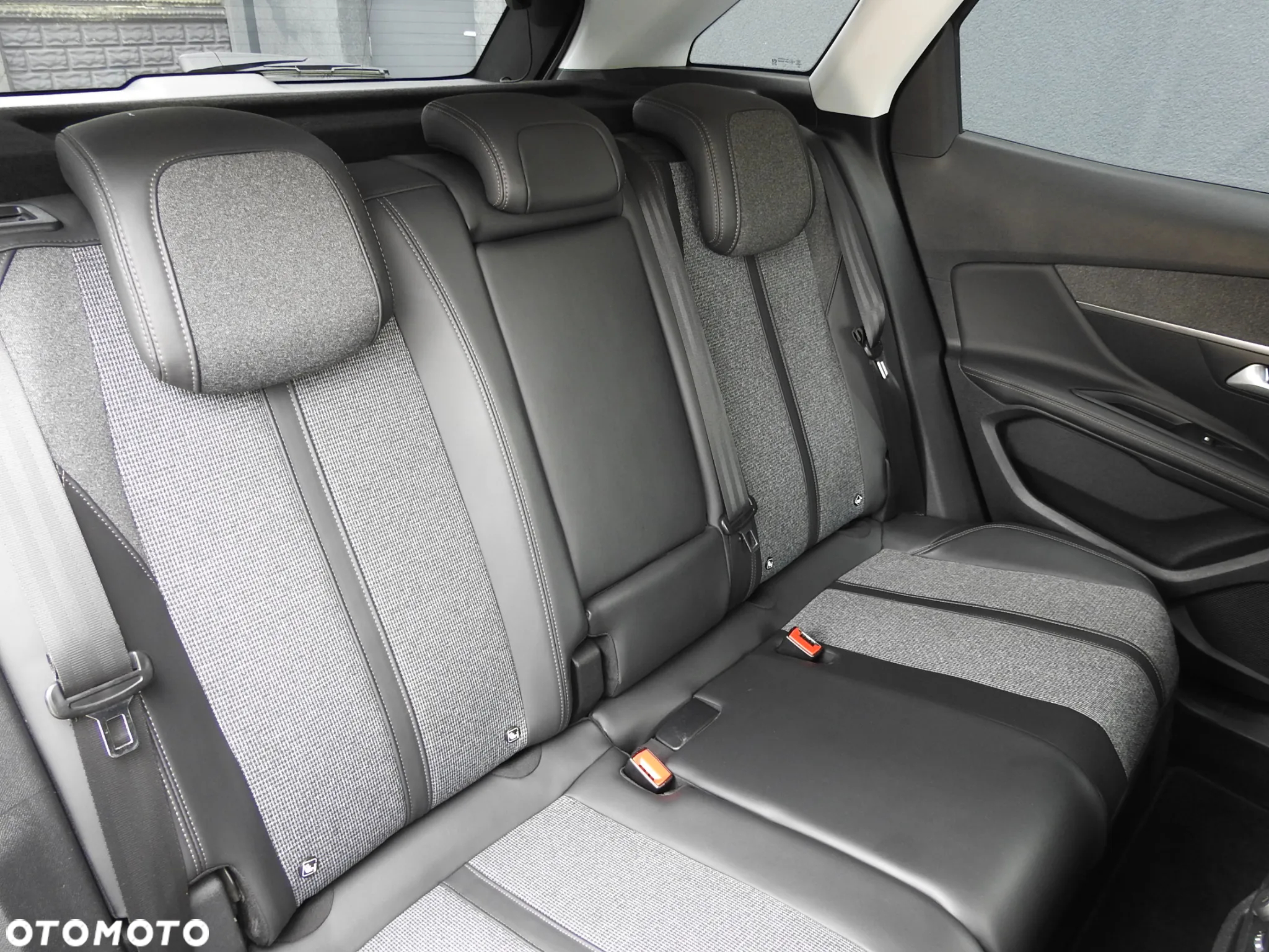 Peugeot 3008 1.6 BlueHDi Allure S&S - 13