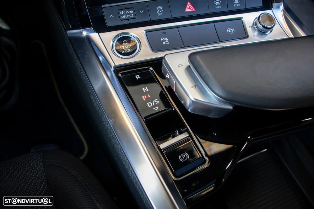 Audi e-tron 55 quattro S line - 32