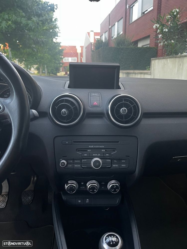 Audi A1 1.6 TDI Attraction - 9