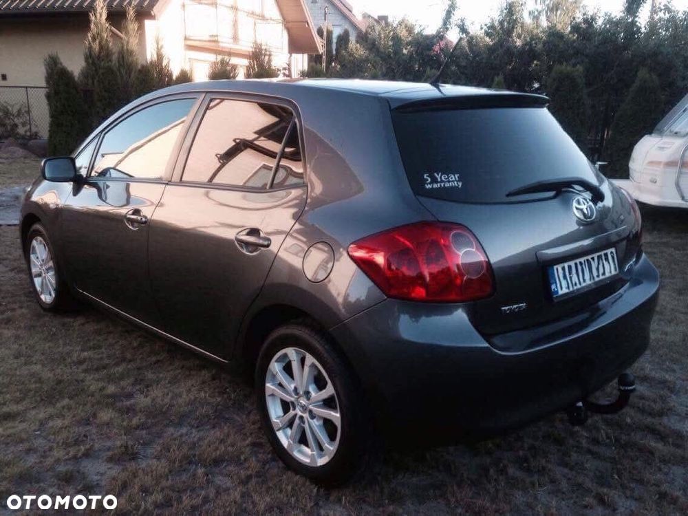 Toyota Auris 2.0 D-4D Premium - 2