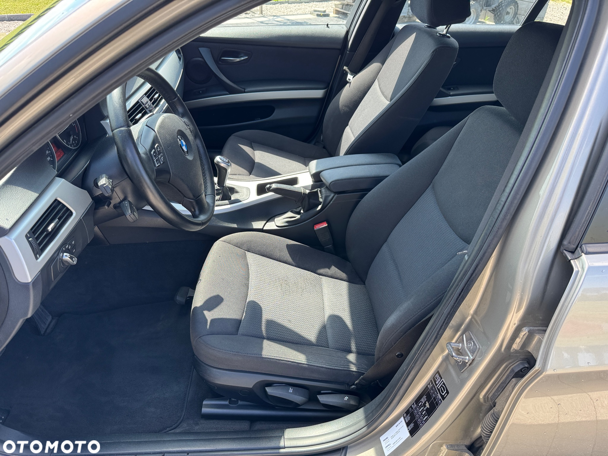 BMW Seria 3 318d DPF Touring Edition Exclusive - 18