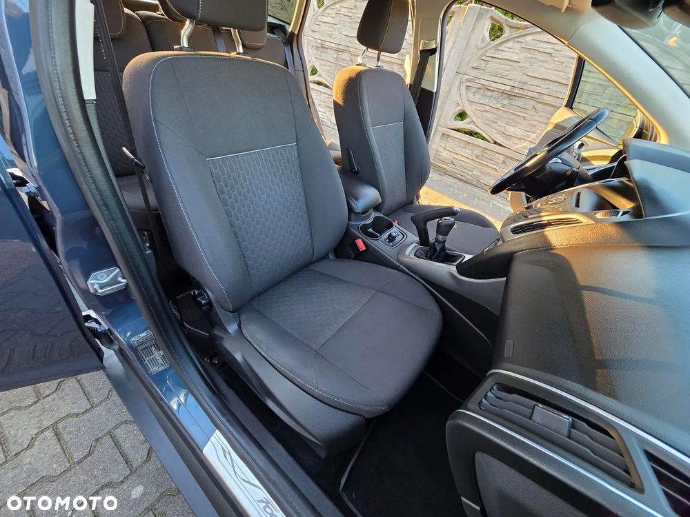 Ford Focus 1.0 EcoBoost Ambiente - 19