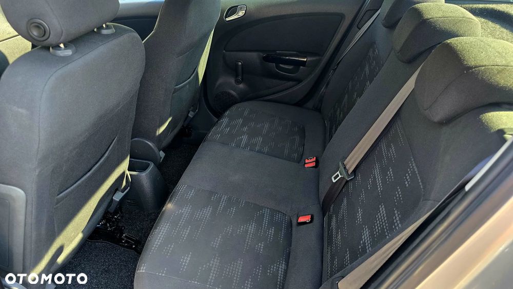 Opel Corsa 1.4 16V 150 Jahre - 12