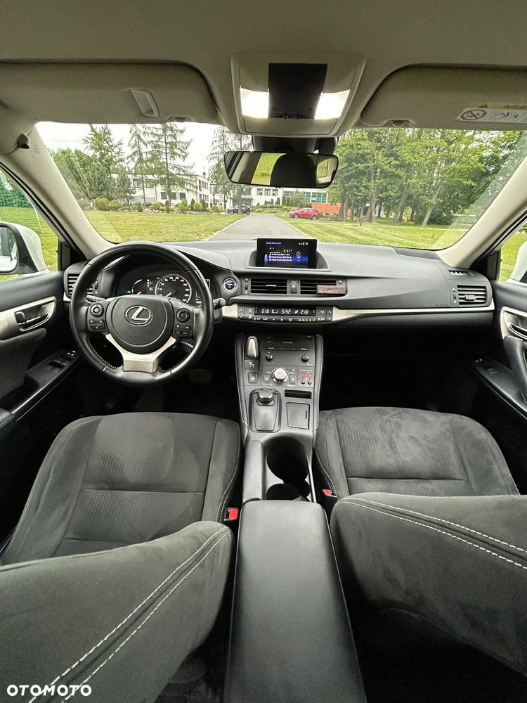 Lexus CT - 13