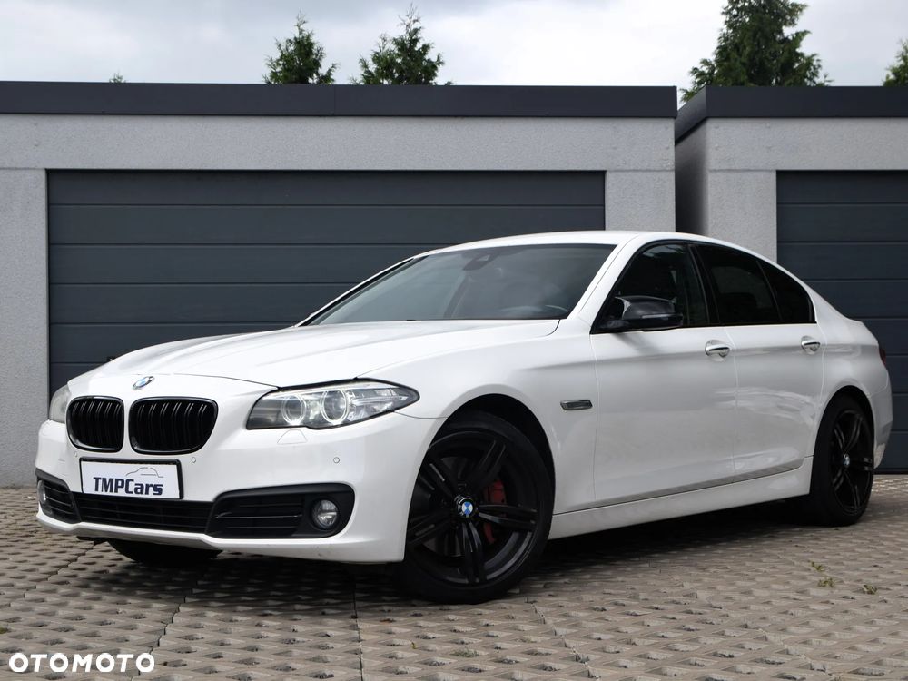 BMW Seria 5 525d xDrive - 11