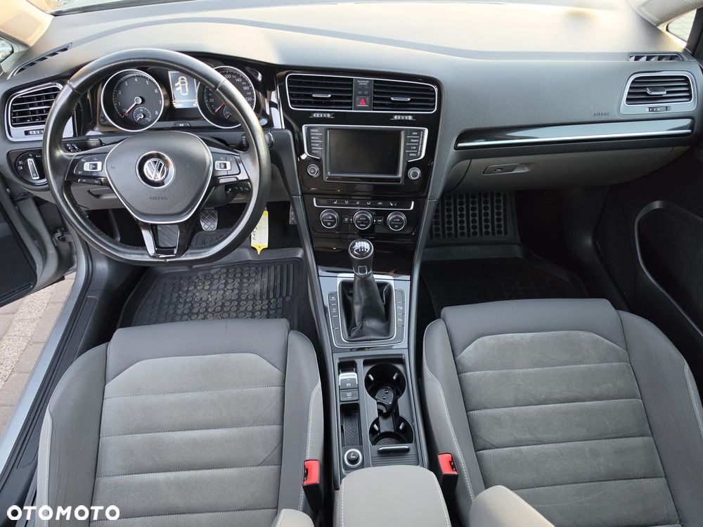 Volkswagen Golf - 17