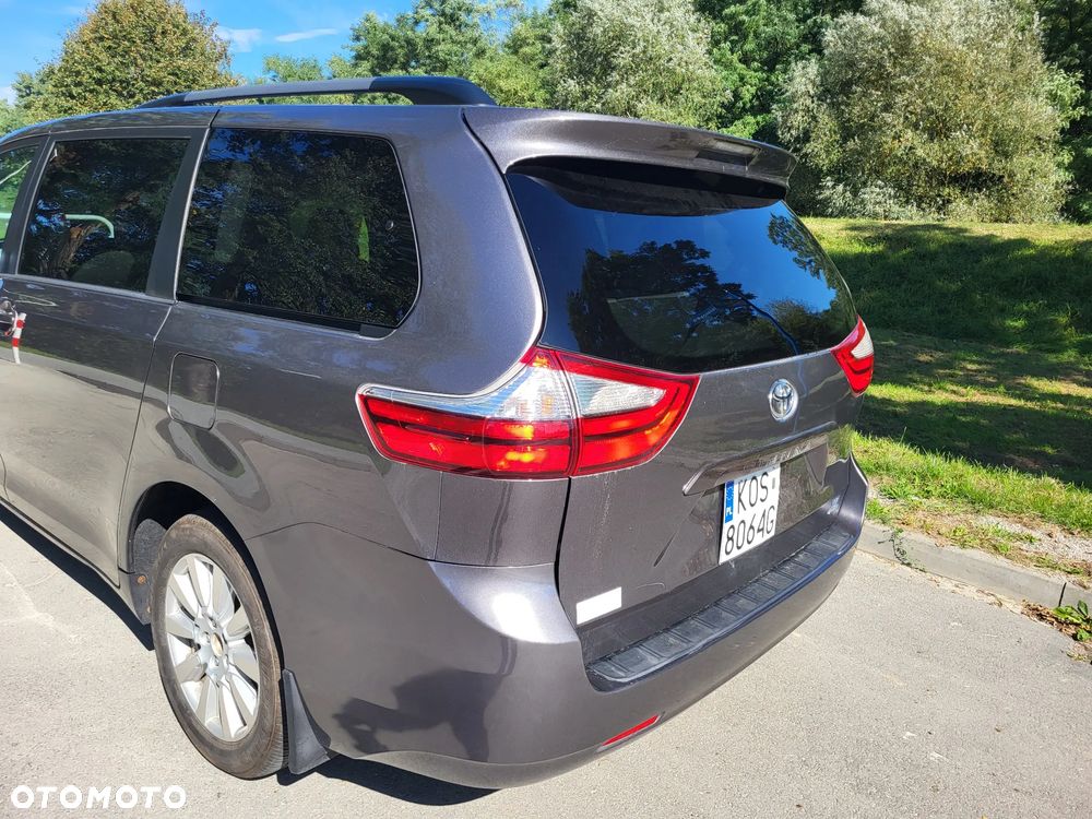 Toyota Sienna 3.5 V6 LE AWD - 10