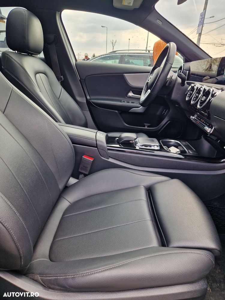 Mercedes-Benz A 220 Sedan 7G-DCT - 11