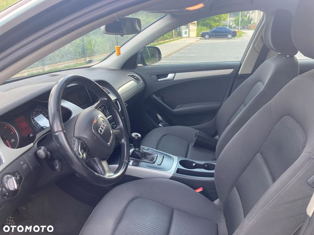 Audi A4 Avant 2.0 TDI DPF Ambiente - 6