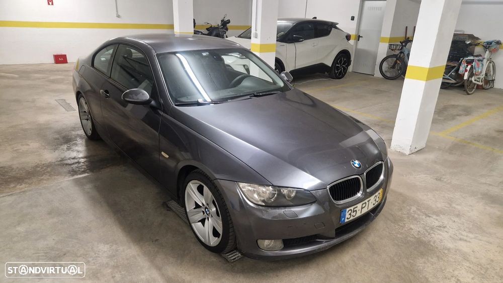 BMW 320 i Coupe - 18