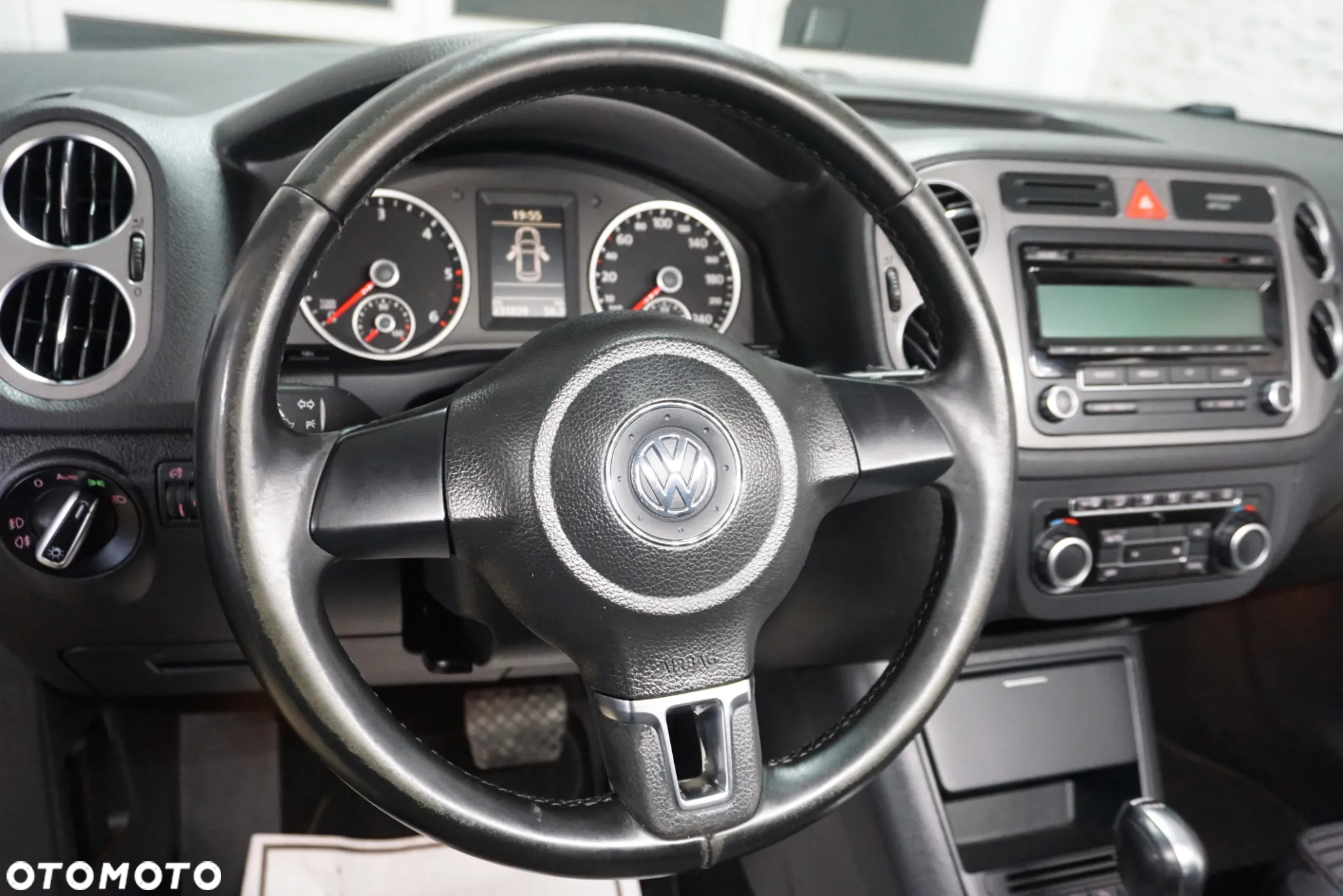 Volkswagen Tiguan 2.0 TDI 4Mot Sport DSG - 19