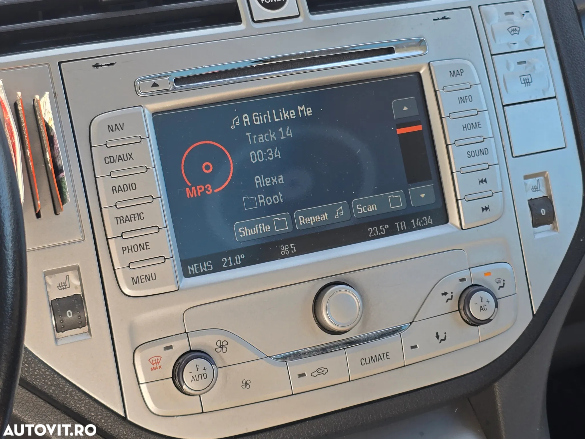 Ford Kuga - 24