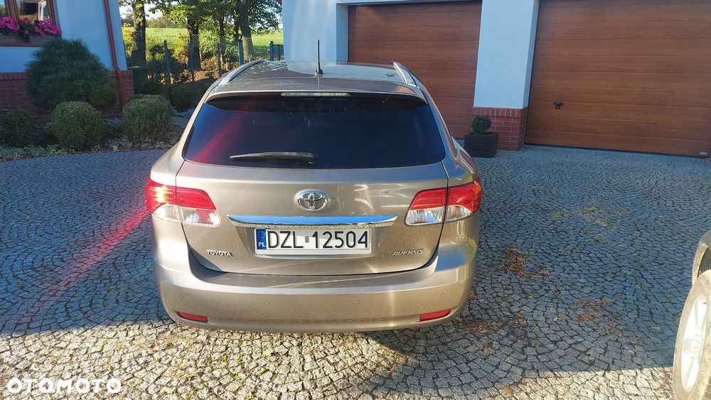 Toyota Avensis 2.2 D-CAT Premium - 3