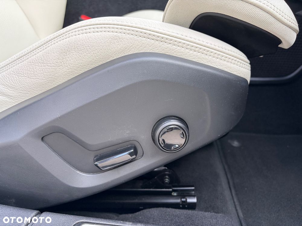 Volvo V60 T6 AWD Recharge Geartronic Inscription - 30