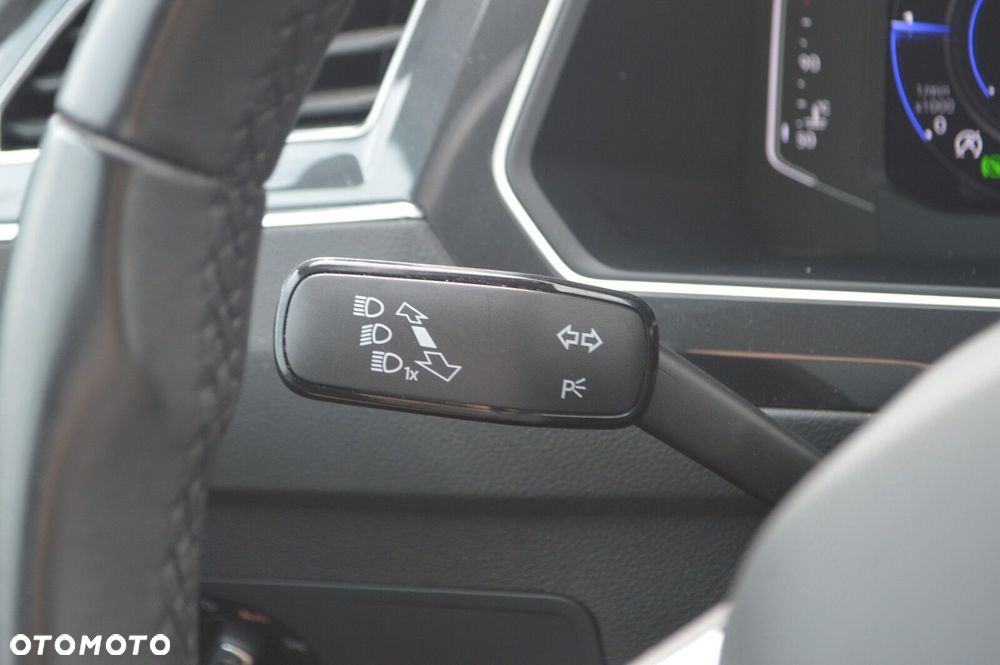 Volkswagen Tiguan 2.0 TDI SCR 4Mot Elegance DSG - 17