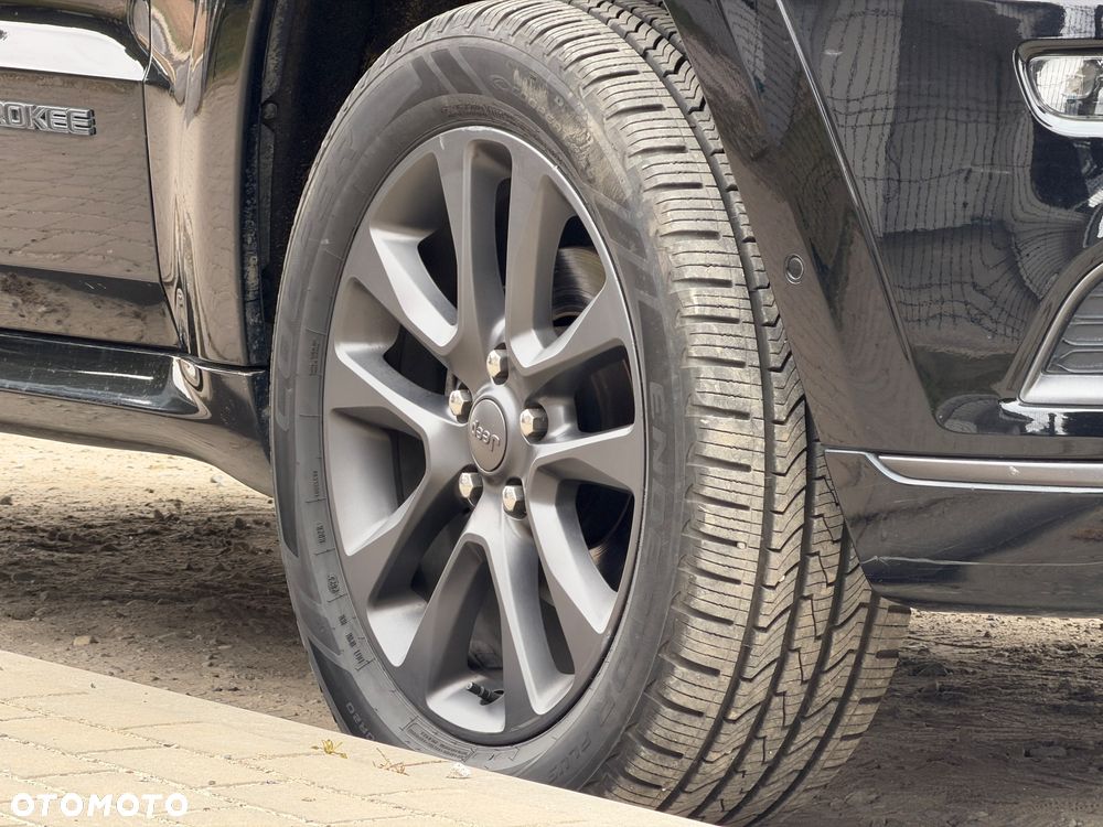 Jeep Grand Cherokee ver-3-6-v6-summit - 6