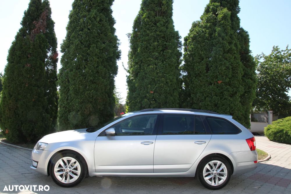Skoda Octavia 2.0 TDI DSG Ambition - 8