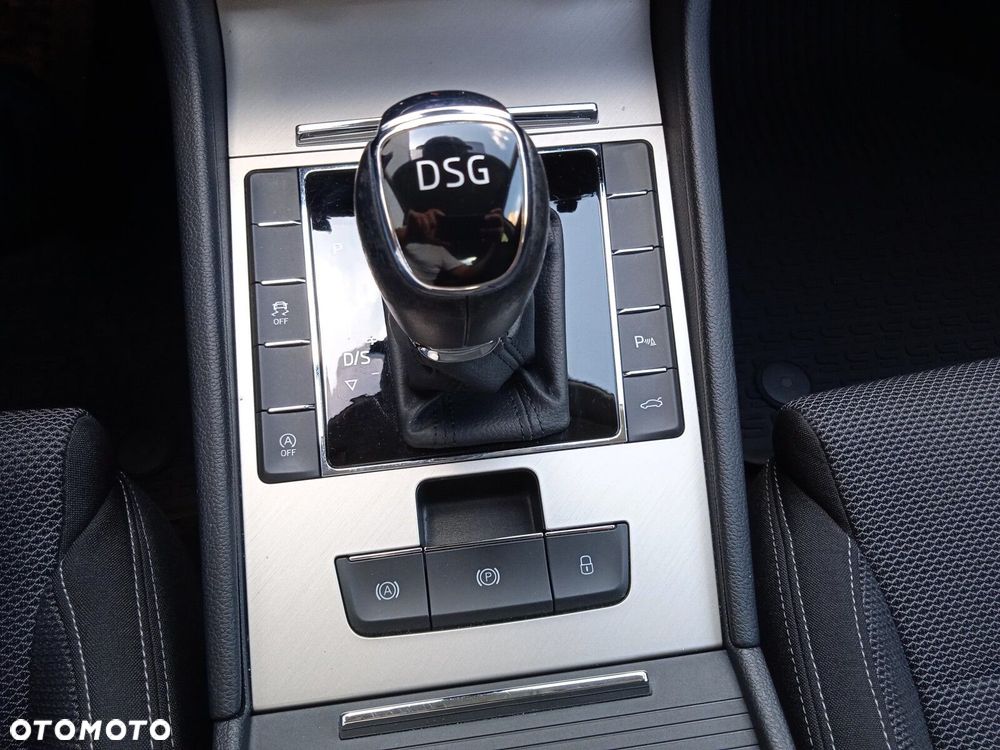 Skoda Superb 2.0 TDI SCR Style DSG - 29