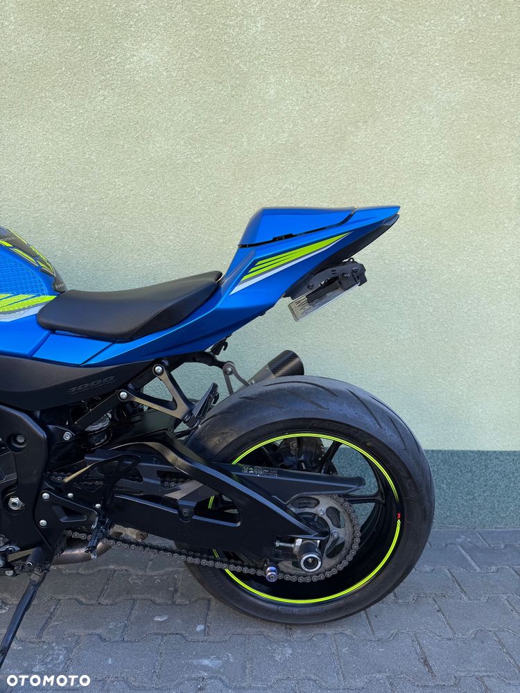 Suzuki GSX-R - 24