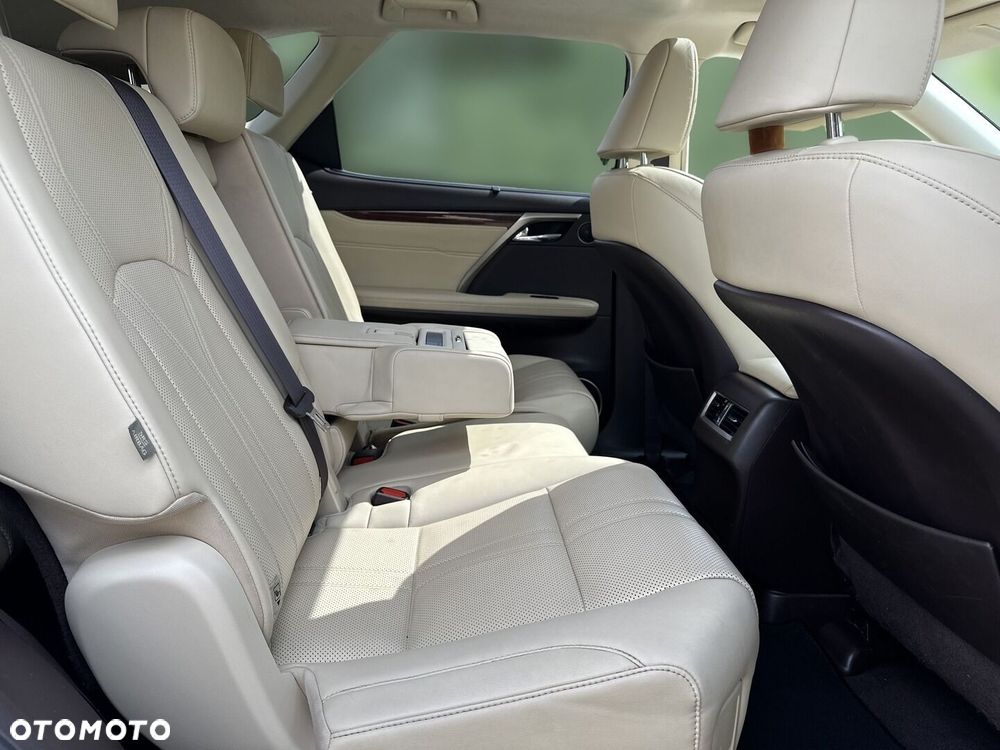 Lexus RX - 12
