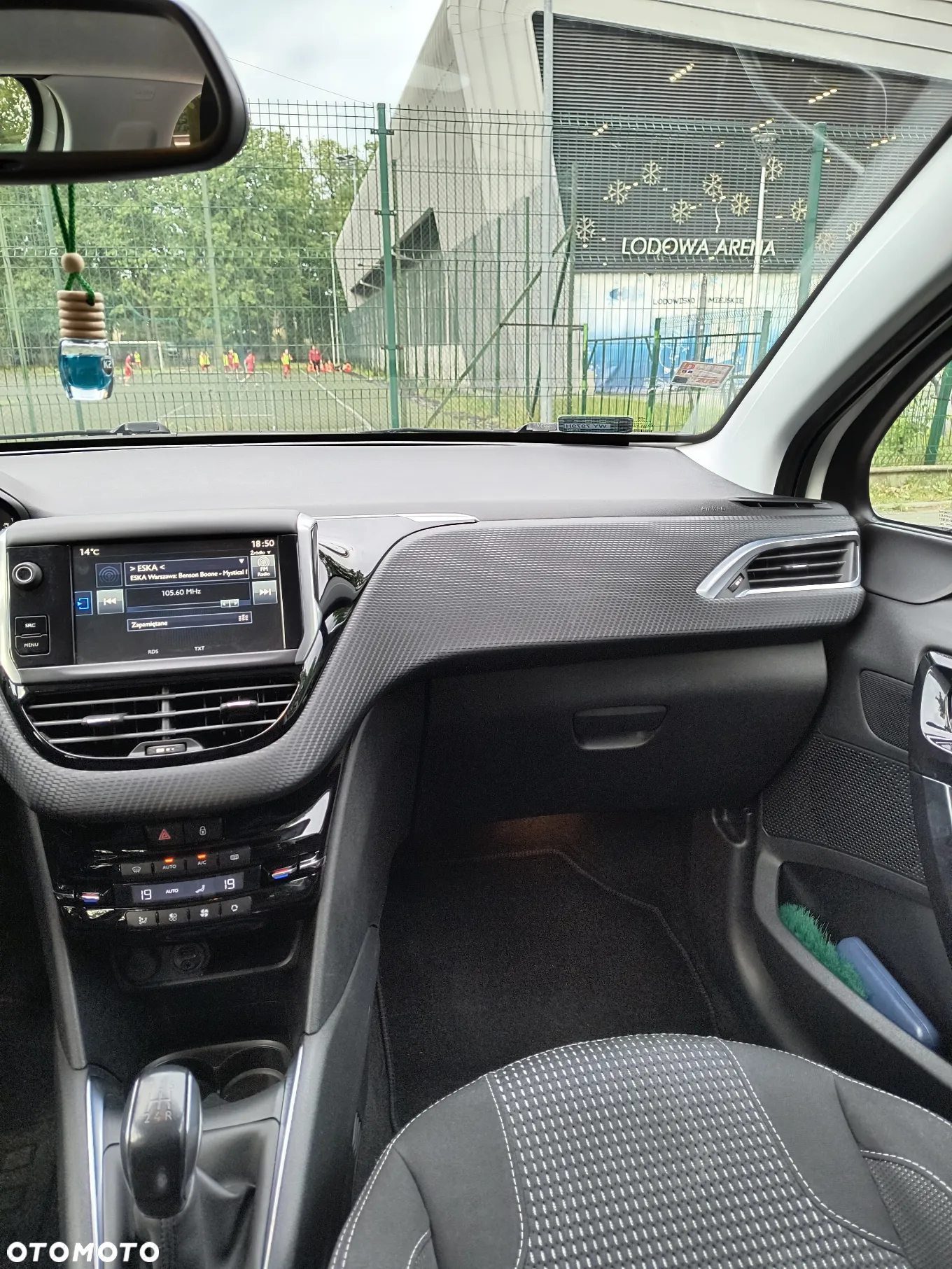Peugeot 208 1.2 PureTech Allure - 12