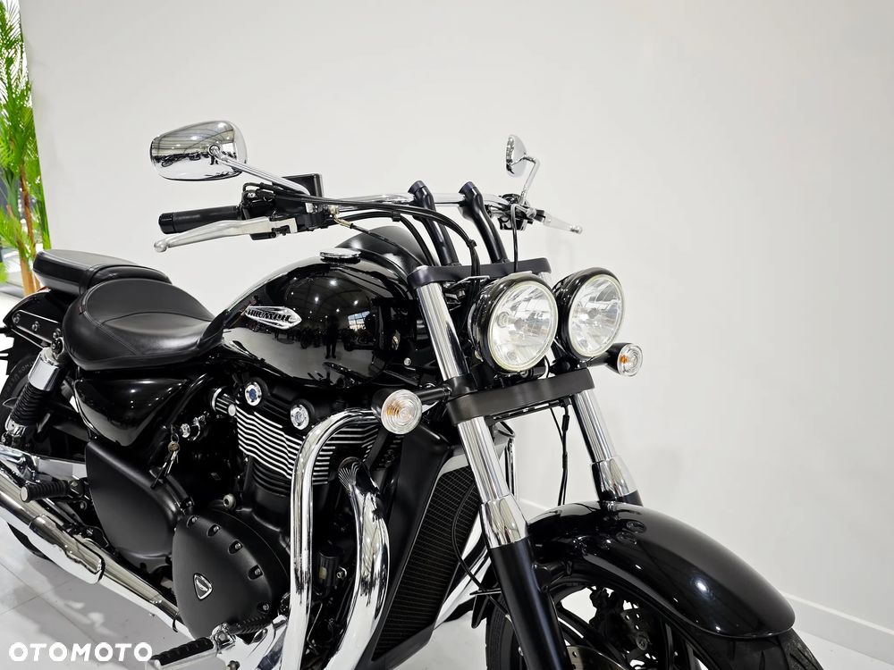 Triumph Thunderbird - 9