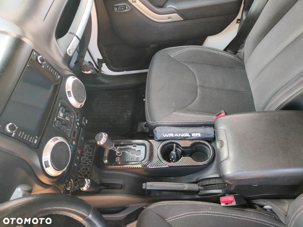 Jeep Wrangler 3.6 Unlim Sahara - 12