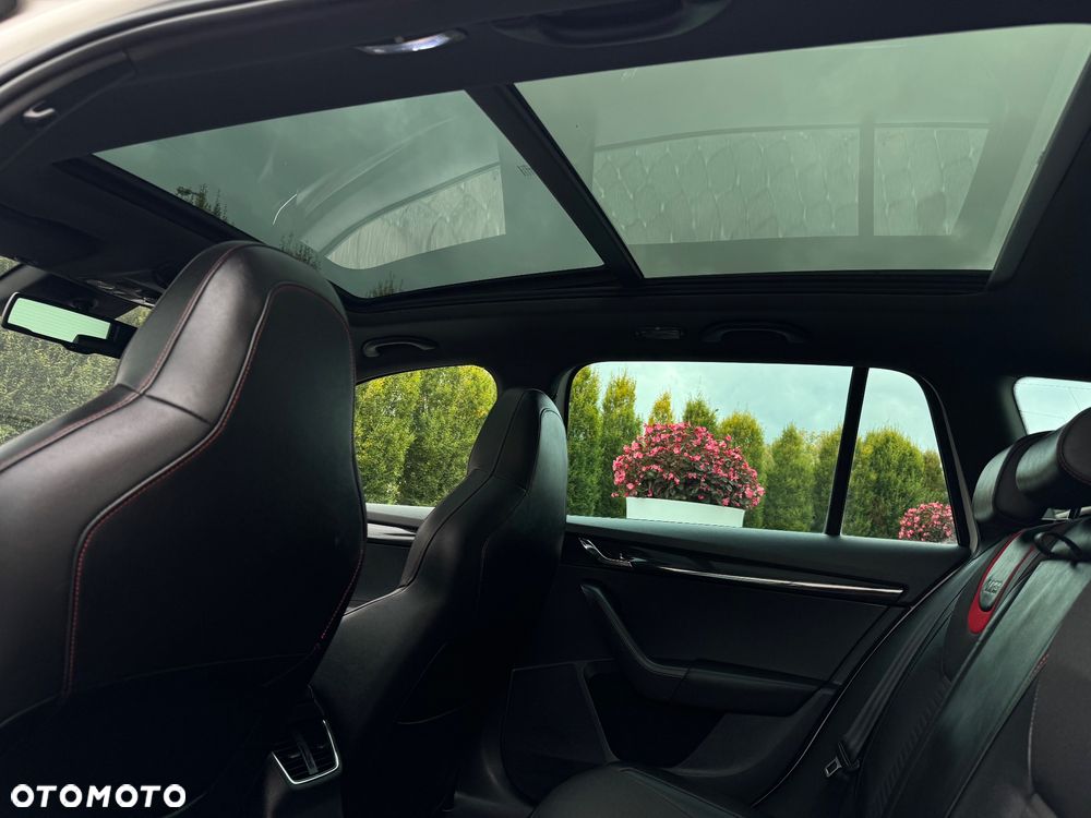 Skoda Octavia Combi 2.0 TDI DSG RS First Edition - 28