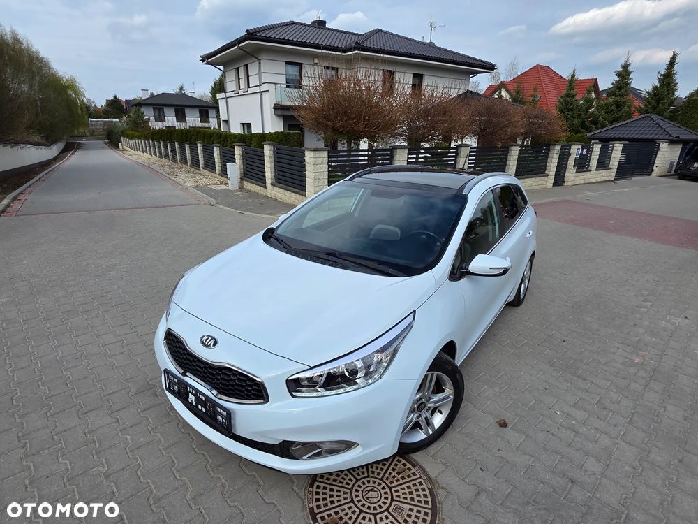 Kia Ceed 1.6 GDI Fifa World Cup Edition - 14