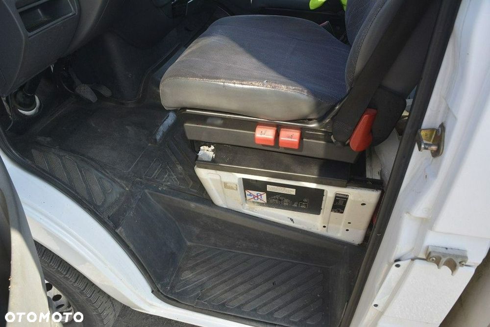 Mercedes-Benz Sprinter - 15