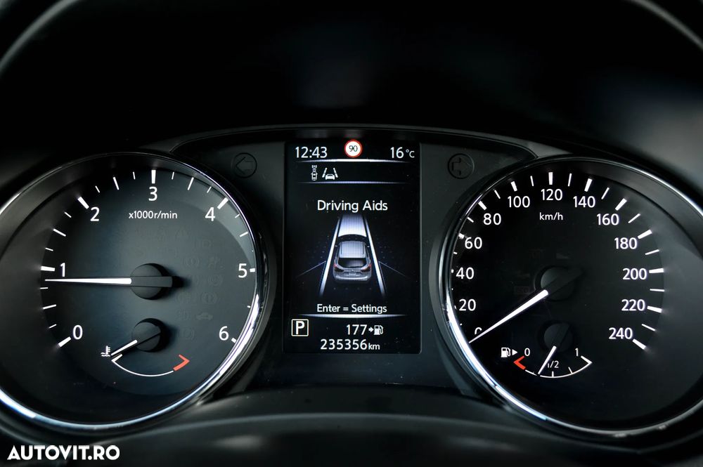 Nissan Qashqai 1.6 DCI Start/Stop X-TRONIC Tekna - 10
