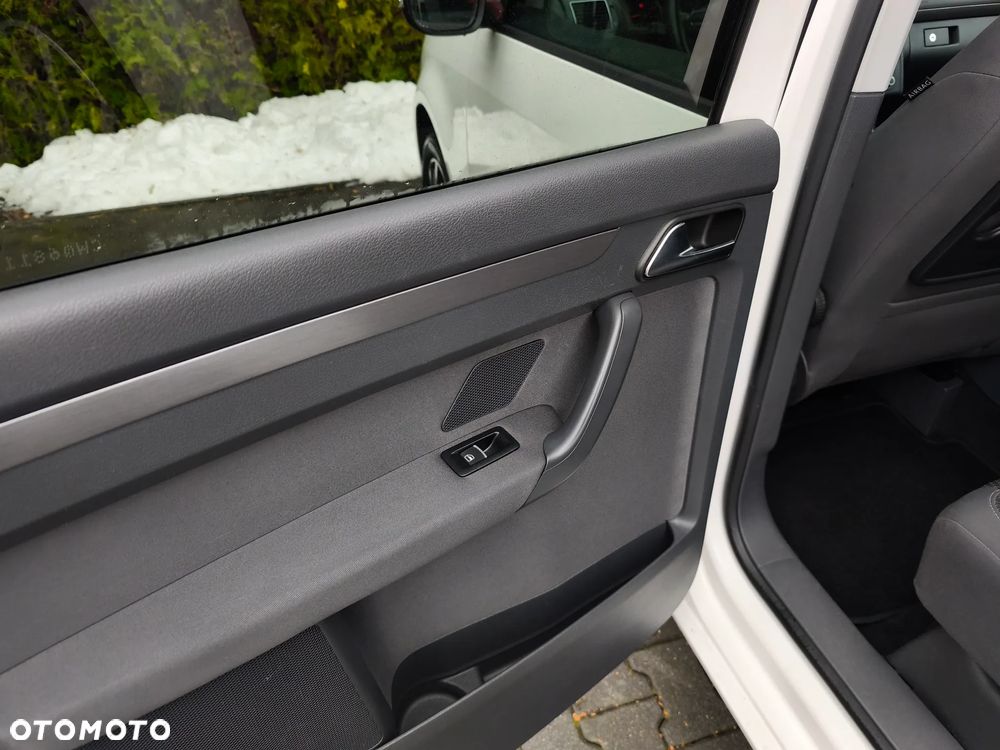 Volkswagen Touran - 14