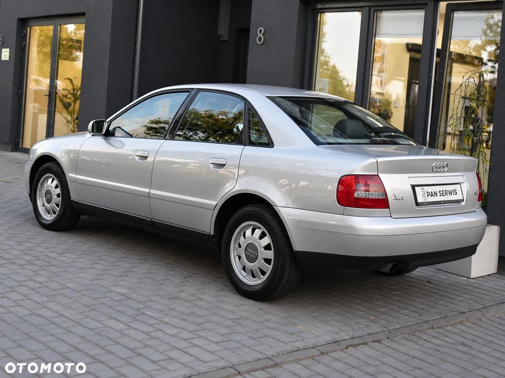 Audi A4 Limousine 1.6 - 3