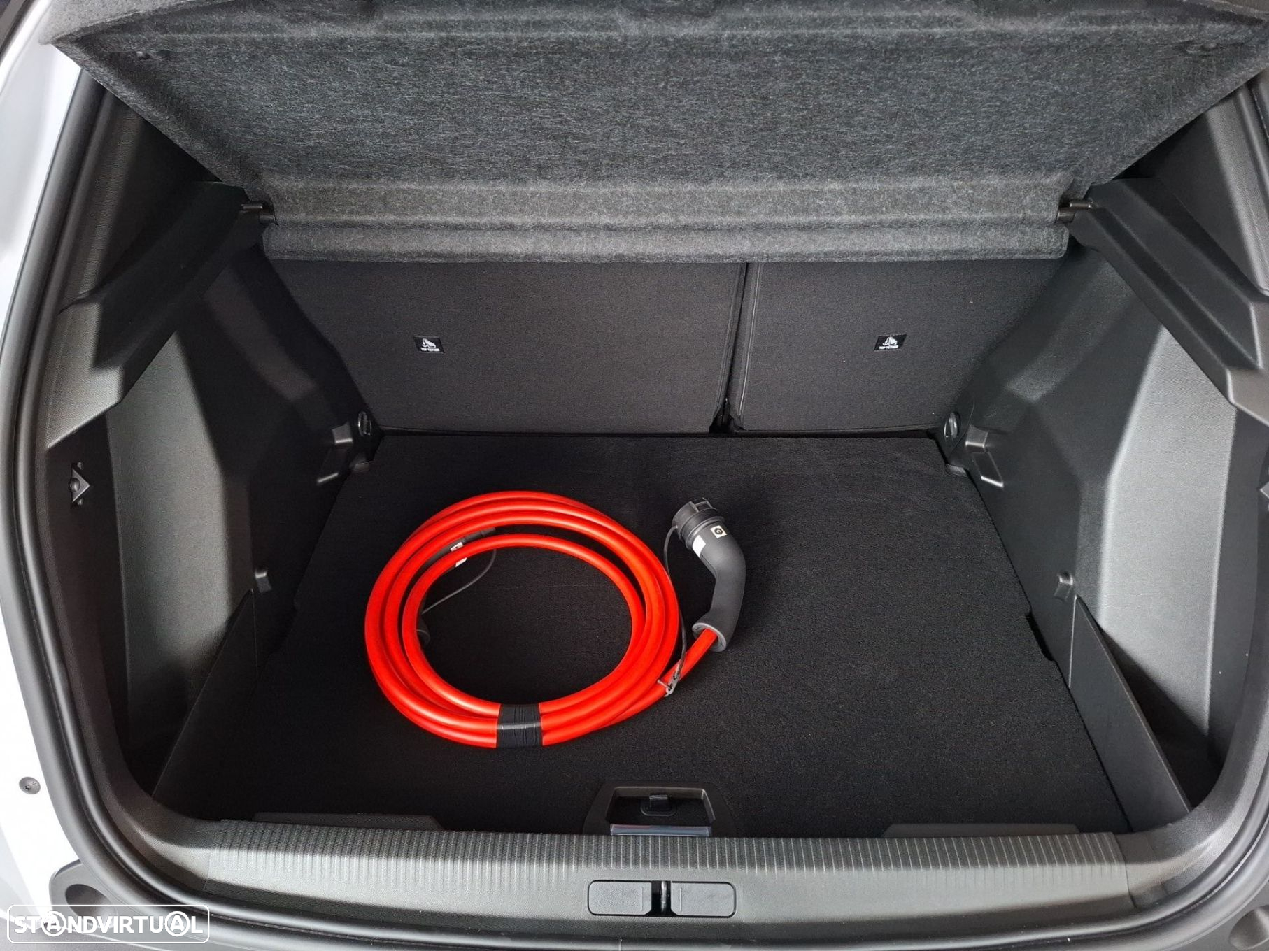 Peugeot e-2008 54 kWh Allure - 23