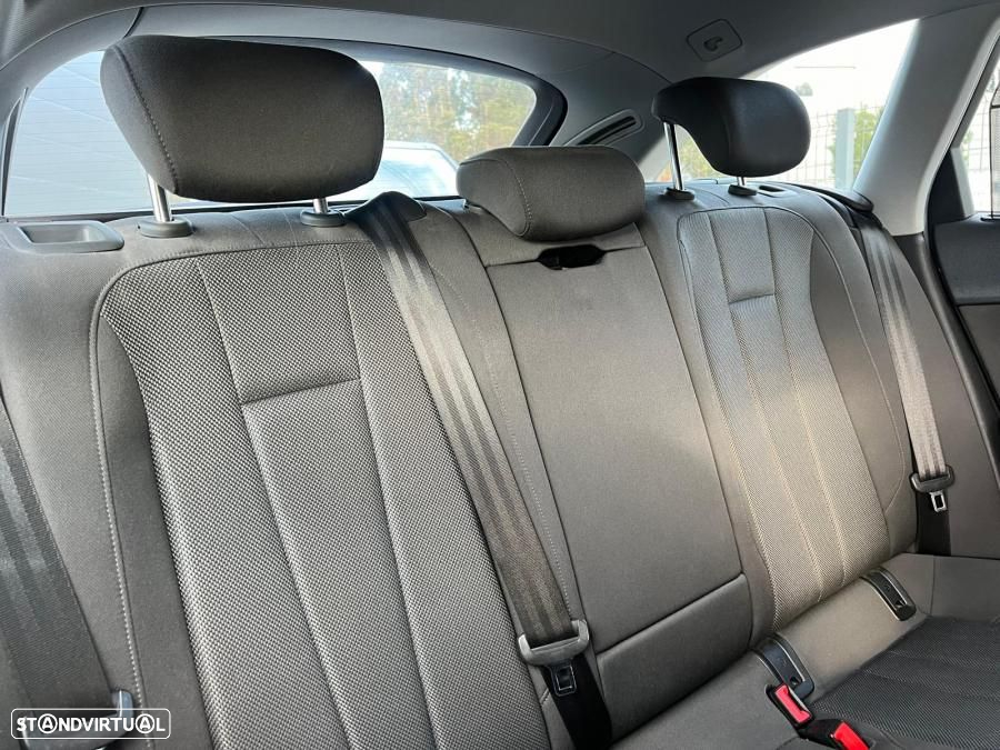 Audi A4 2.0 TDI - 11