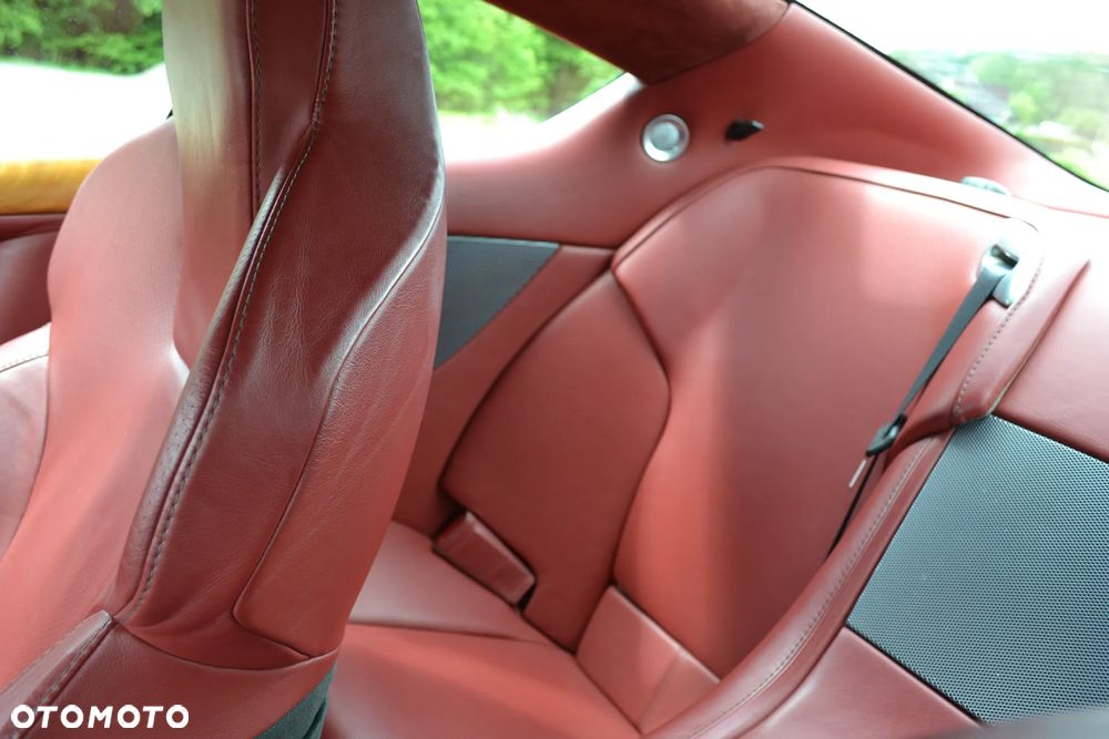 Aston Martin DB9 Touchtronic - 18