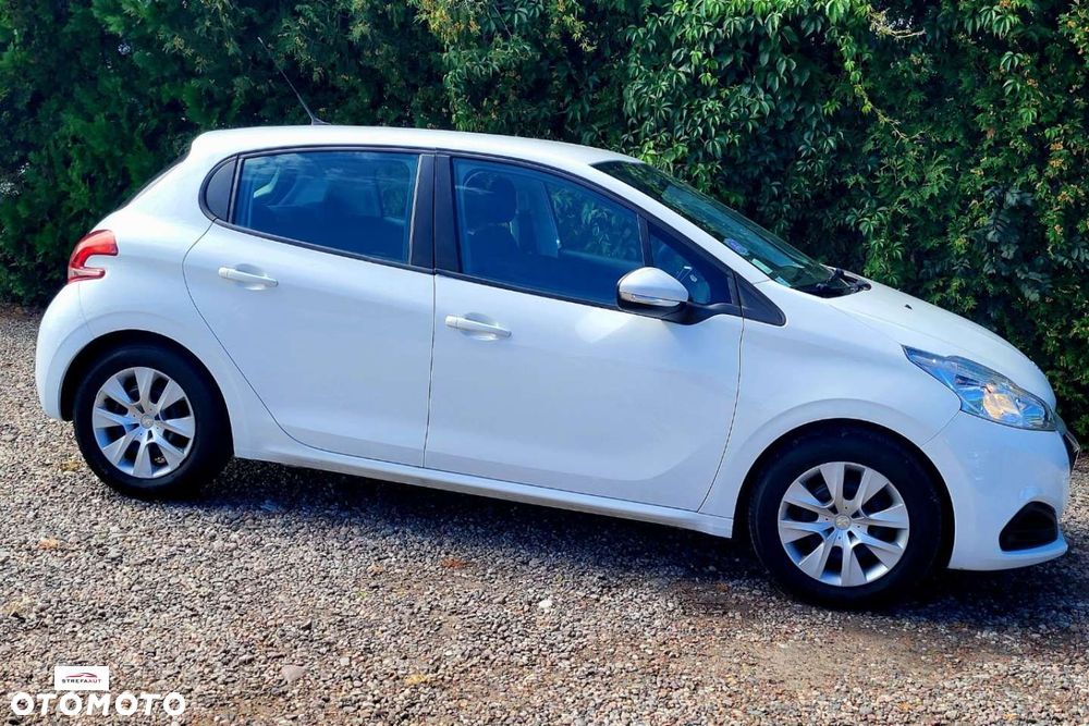 Peugeot 208 - 12