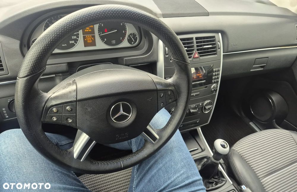 Mercedes-Benz Klasa B 180 BlueEFFICIENCY SPORT EDITION - 17