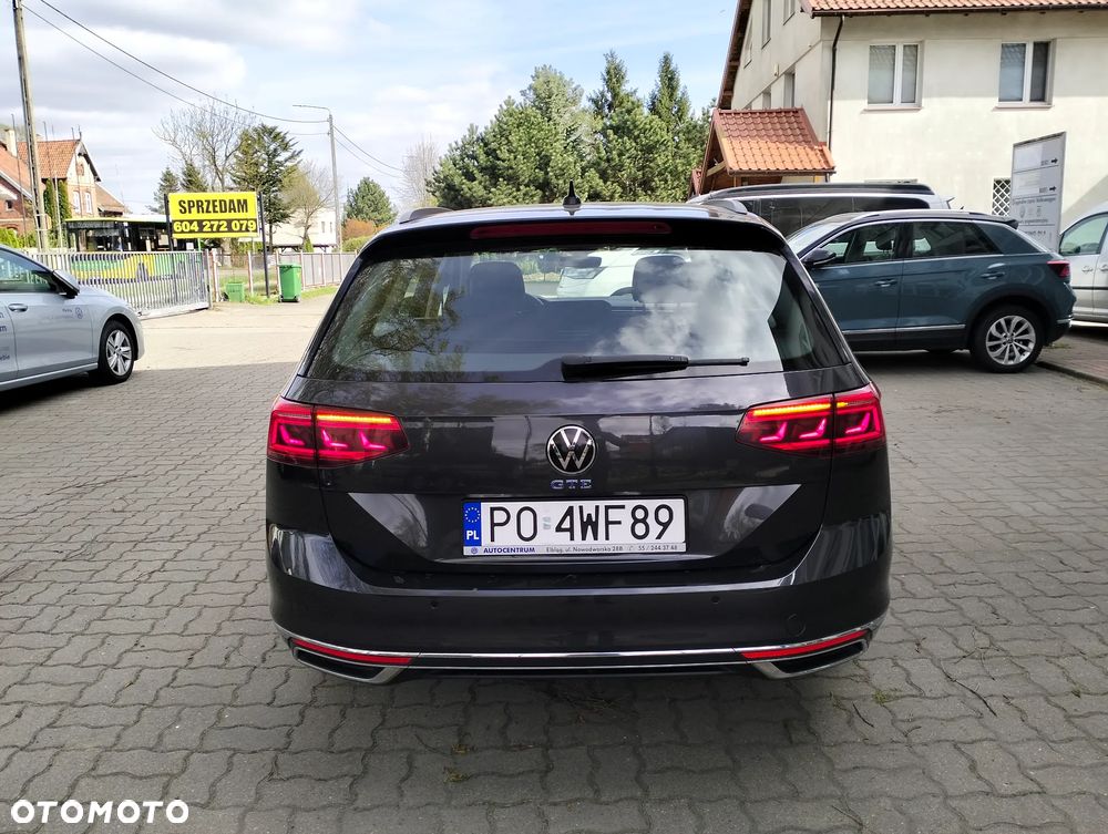 Volkswagen Passat - 10