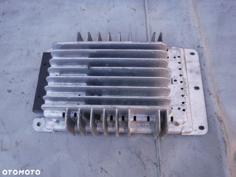 BOSE AUDI A3 8P LIFT WZMACNIACZ 8P4035223C - 1