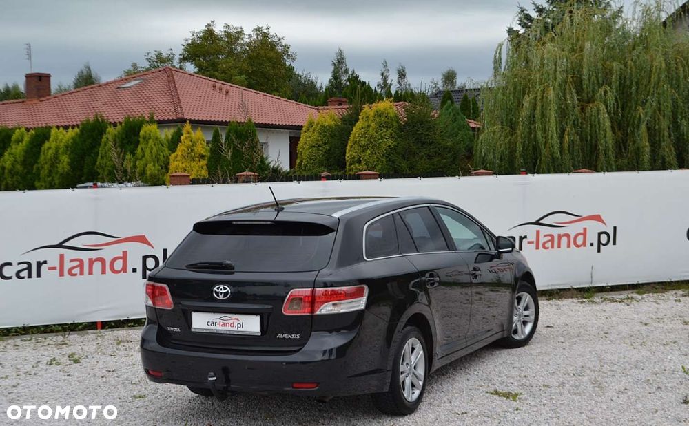 Toyota Avensis - 13