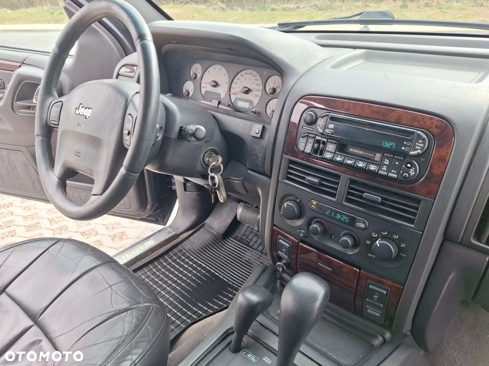 Jeep Grand Cherokee - 15